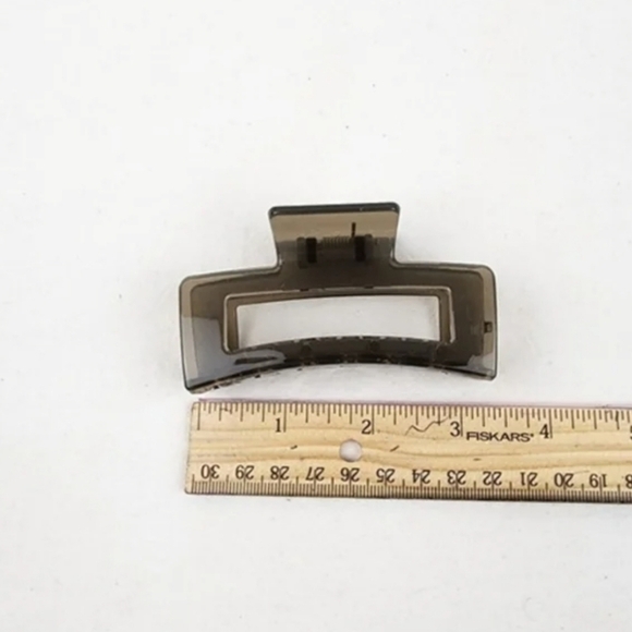 Claw Clip Hair Accessories - Picture 2 of 3